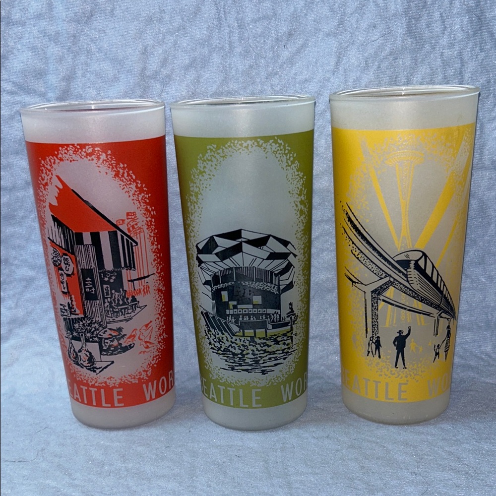 1962 Seattle World's Fair Frosted Glass Set of 3 Tumblers Red Green Yellow - Picture 2 of 15